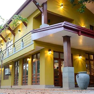 https://inlak-garden-hotel.negombohotels.net